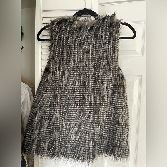 Faux Fur Vest Black/Grey - Picture 3 of 5